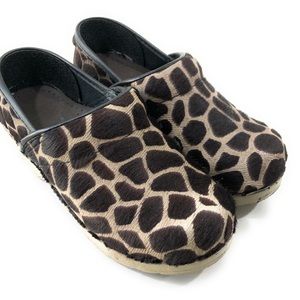 Dansko 5 Giraffe Animal Print Calf Hair Clogs